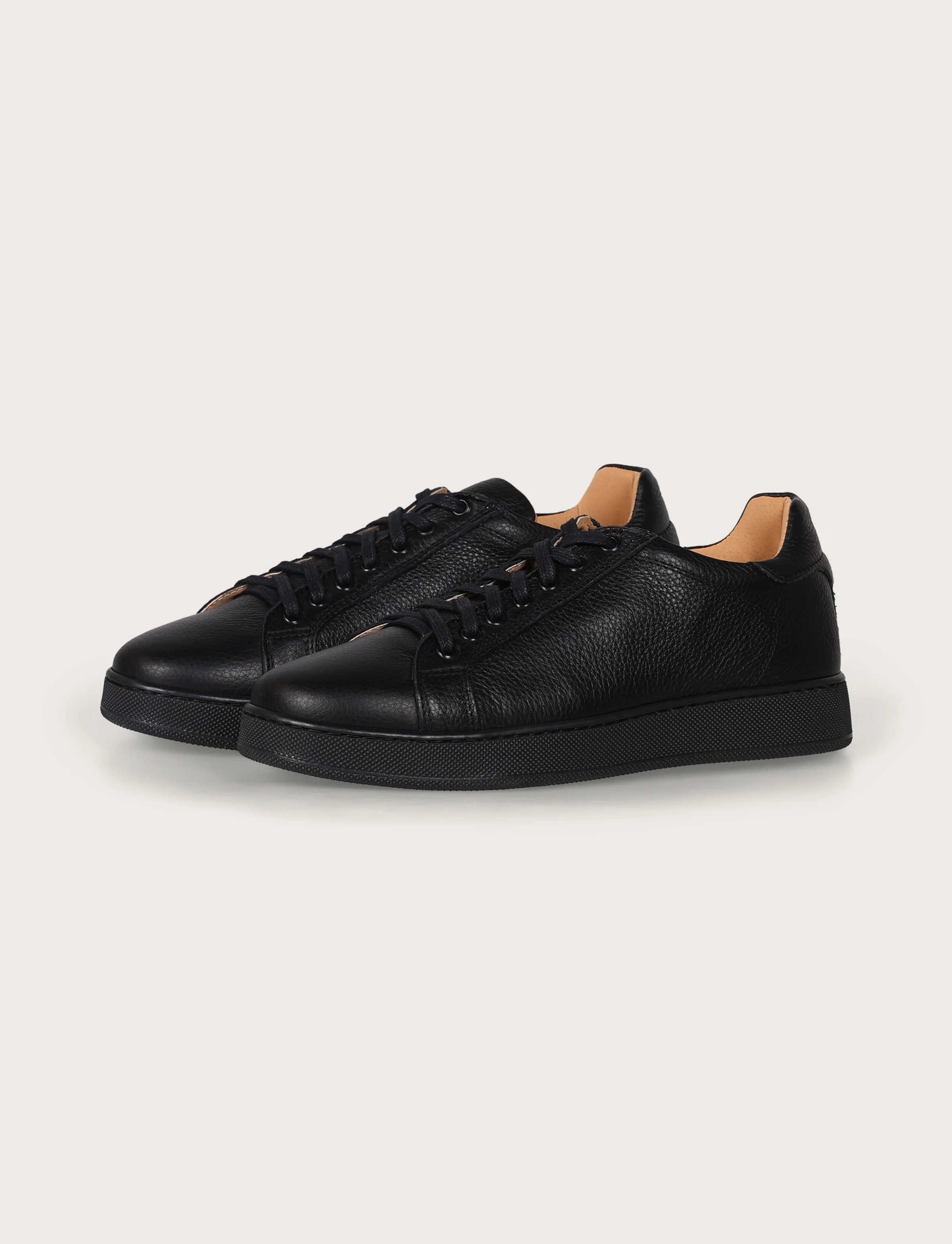 Sneakers in pelle bottalata con suola in gomma - Image 9