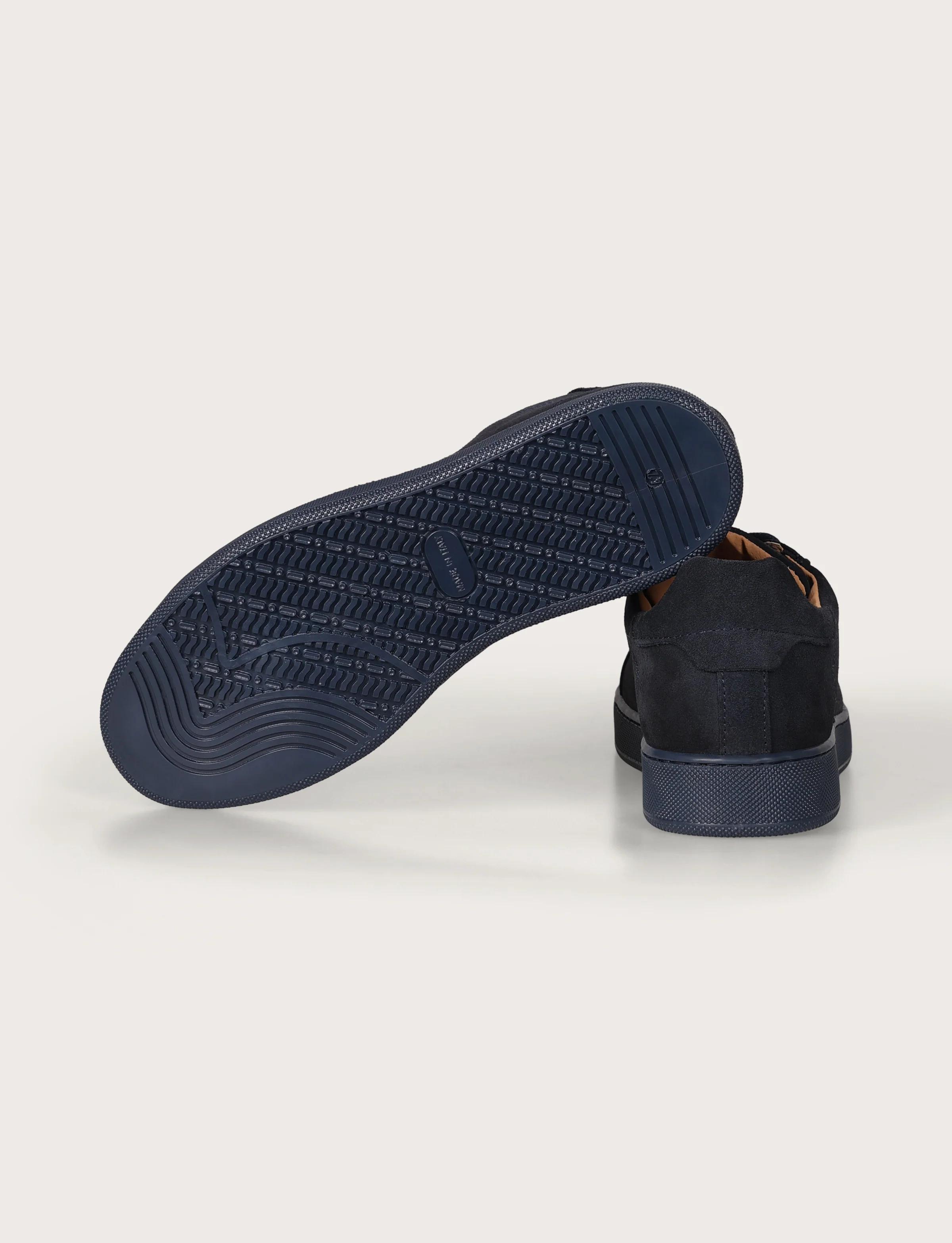 Sneakers in camoscio con suola in gomma - Image 7