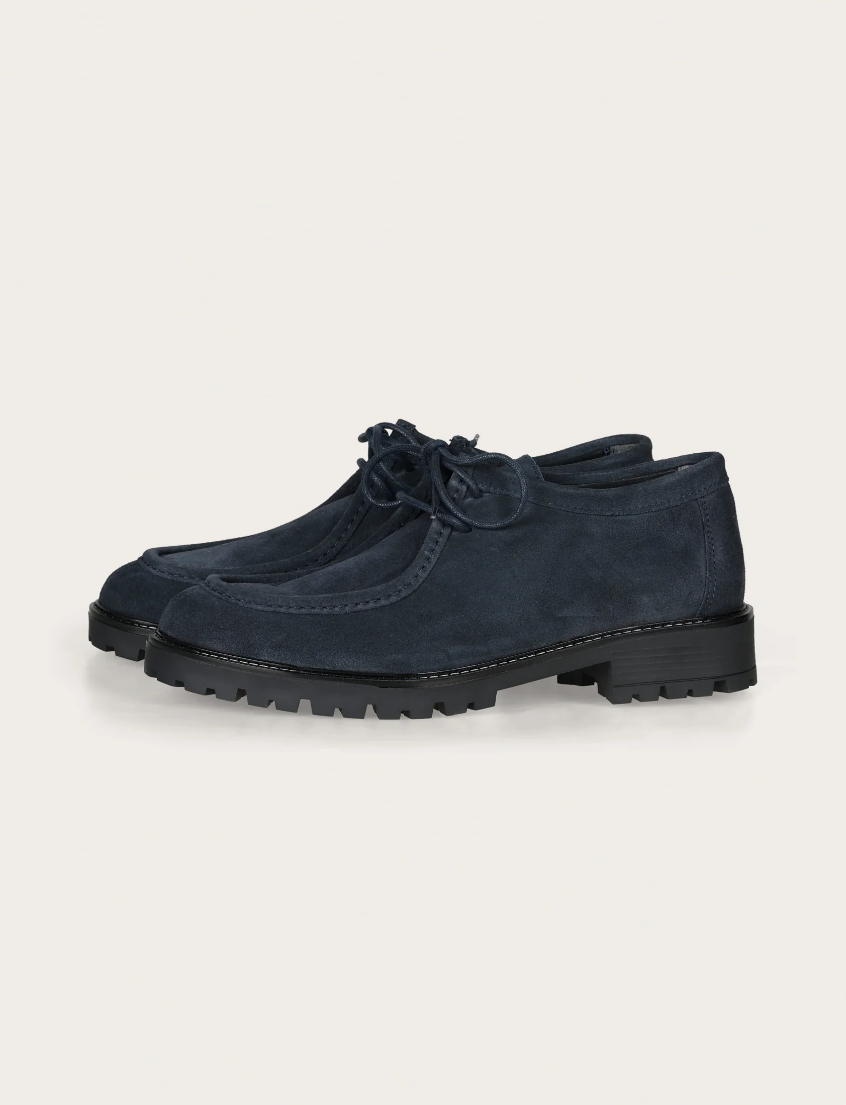 Scarpe stringate in camoscio con suola carrarmato - Image 9