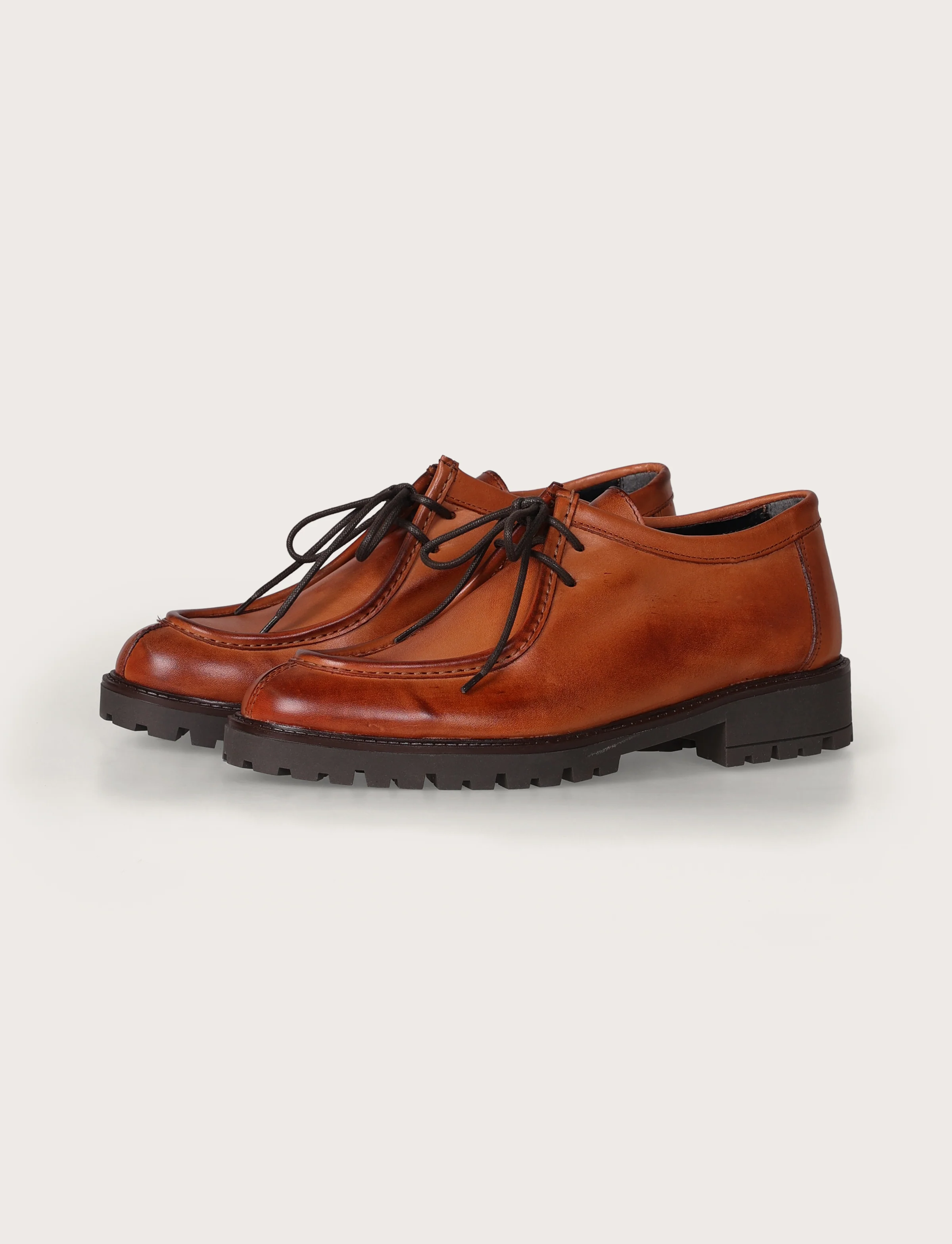 Scarpe stringate in pelle con suola carrarmato - Image 5